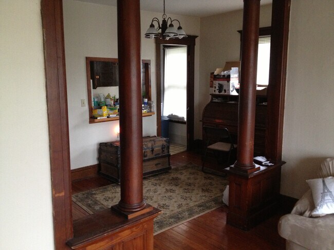 dinrm - 221 Ulster St