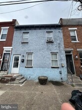 Building Photo - 2530 E Cambria St