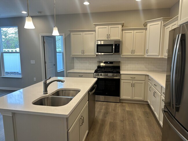 Foto del edificio - 4493 Marilyn Ct