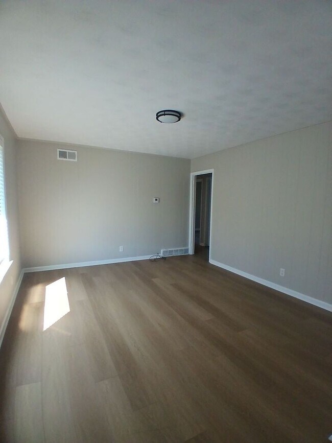 Foto del edificio - Newly Renovated 3 bedroom 1.5 bathroom in ...
