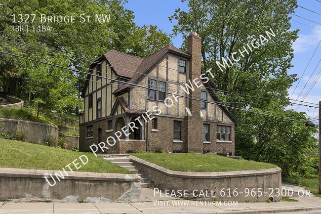 Building Photo - 1327 Bridge St NW