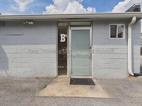 Building Photo - 2501 N Augusta St