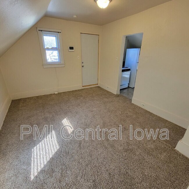 Foto del edificio - 2220 E Walnut St