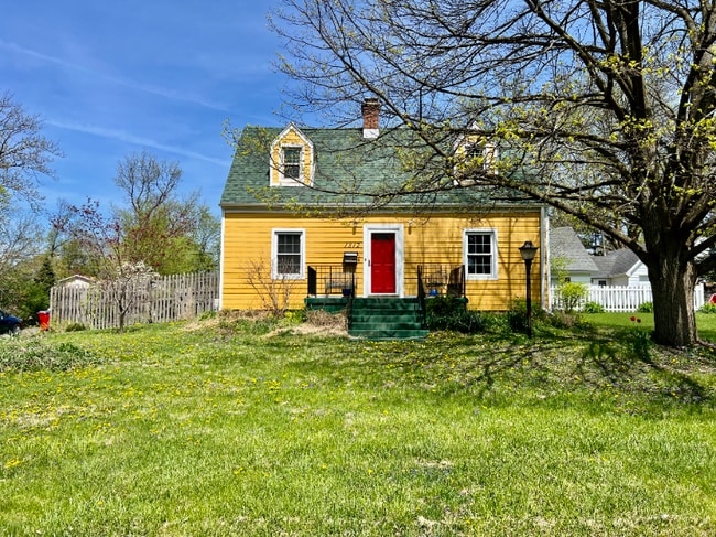 Building Photo - 1312 W Green St