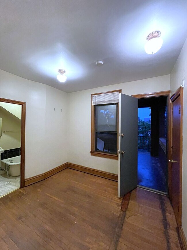 Building Photo - 409 S Pacific Ave