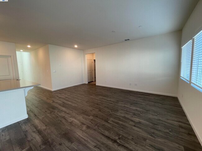 Building Photo - 3850 Bridgefield St
