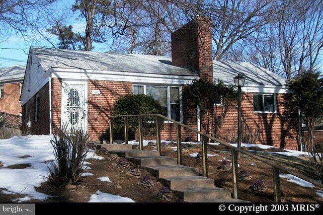 Foto del edificio - 8507 Leonard Dr