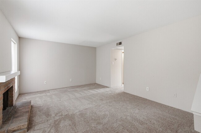 Foto del edificio - 2120 Wilcrest Dr