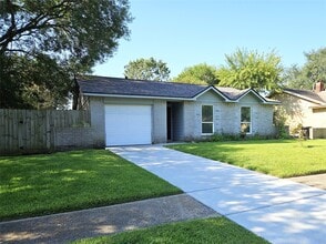Building Photo - 2513 Knoxville Dr