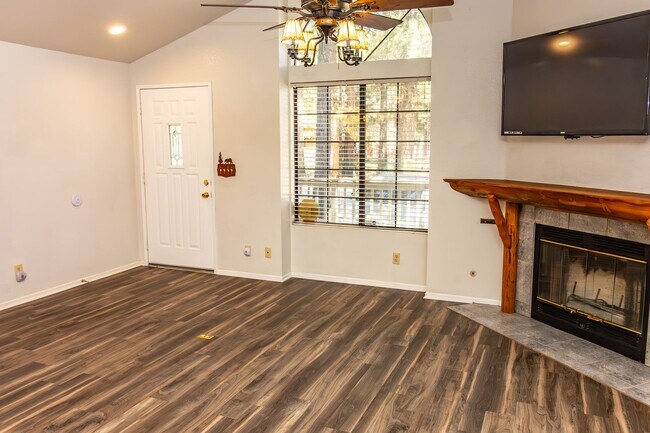 Foto del edificio - Cozy Home for Rent in Big Bear City