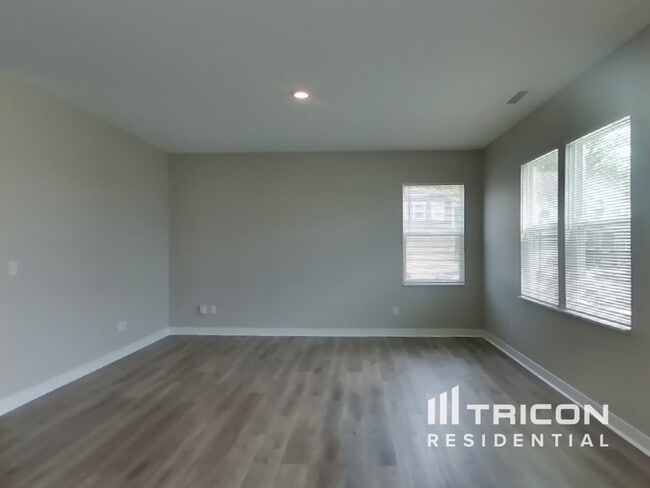 Building Photo - 2224 S Carlota Dr