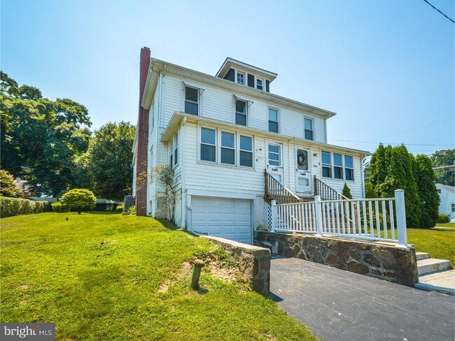 Building Photo - 3804 Louanna Ave