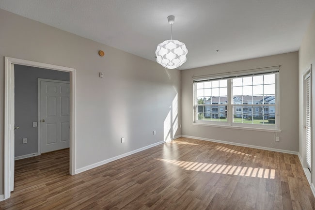 Building Photo - StoneBridge - 429