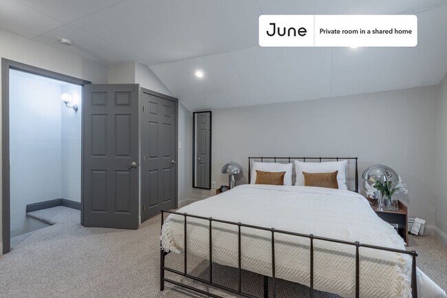 Foto del edificio - Room in Shared 5 bed/3 bath home