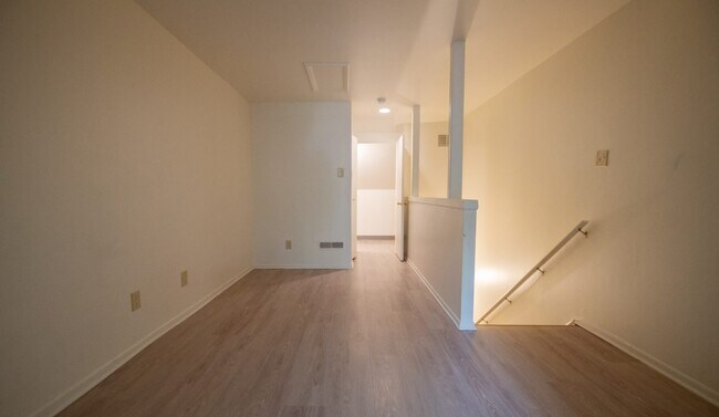 Building Photo - 514 Orchard St