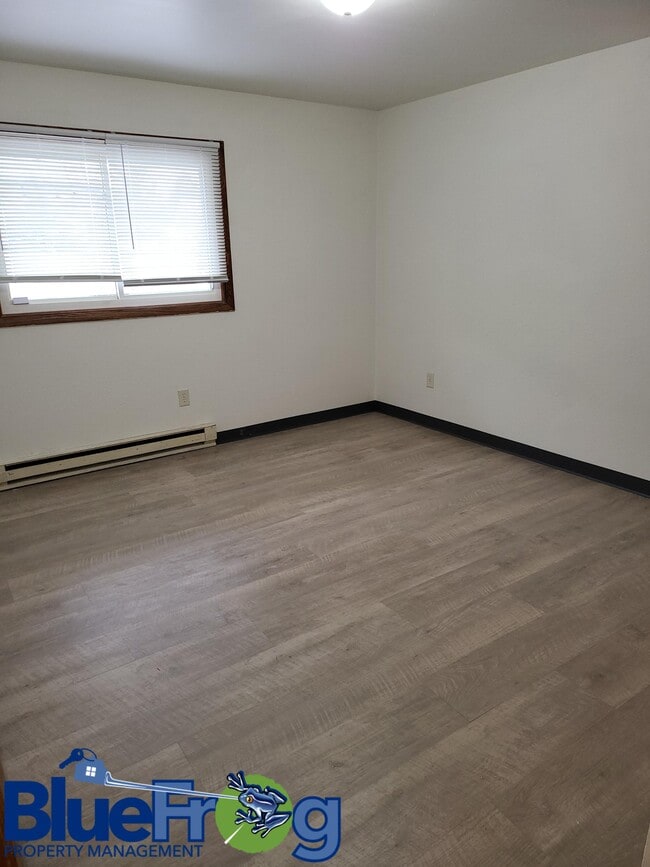 Building Photo - 345 W Bannerman Ave