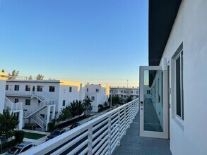 Building Photo - 6416 NW 102nd Ct