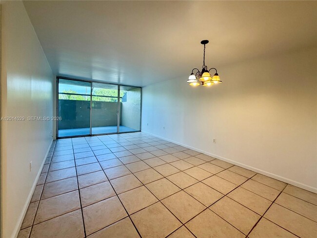 Building Photo - 10875 SW 112th Ave