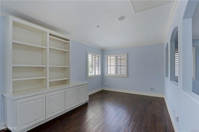 Building Photo - 4 br, 2.5 bath House - 33 Santa Lucia