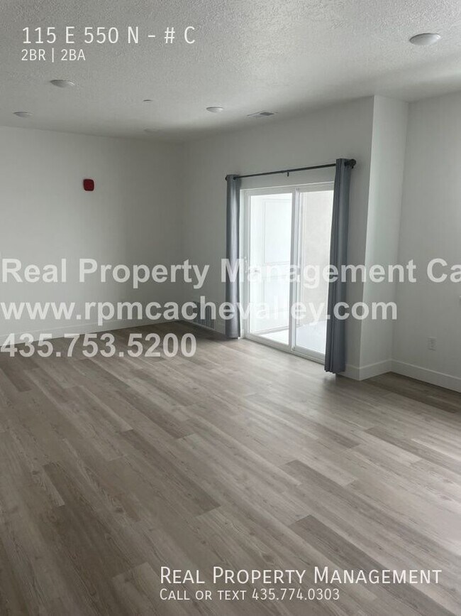 Building Photo - Brand New Stunning 2 br. in the Vineyard C...