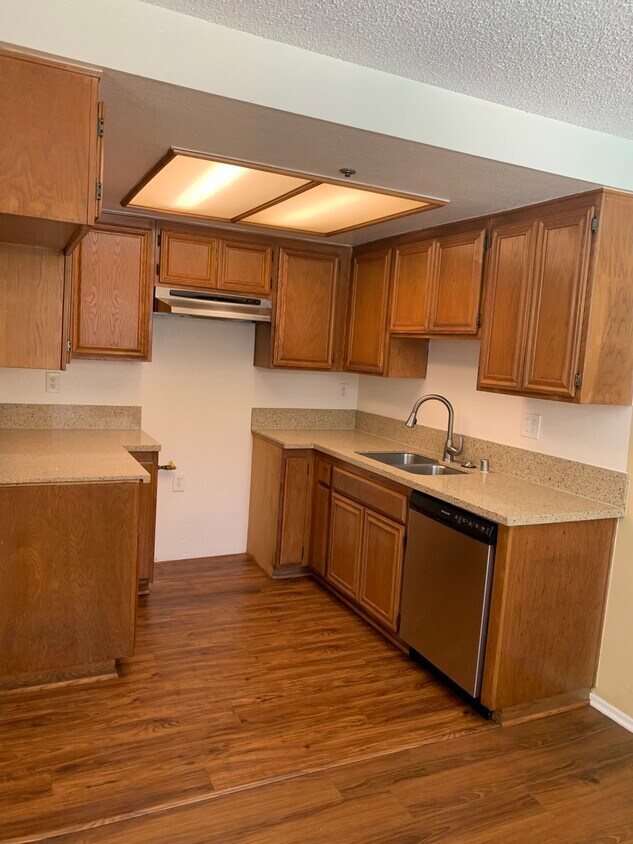 Kitchen - 14410 Cerise Ave