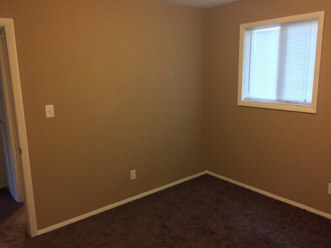 Bedroom 1 - Large closet - 3207 N. Peoria Avenue