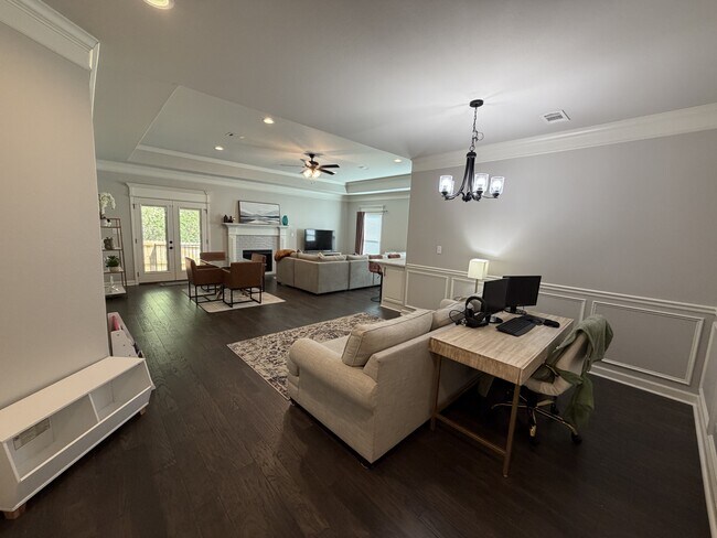 Foto del edificio - 3401 Village E Dr