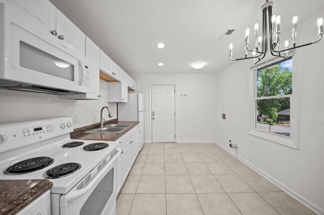 Foto del edificio - Newly Renovated 2 Bedroom 1 Bath Home