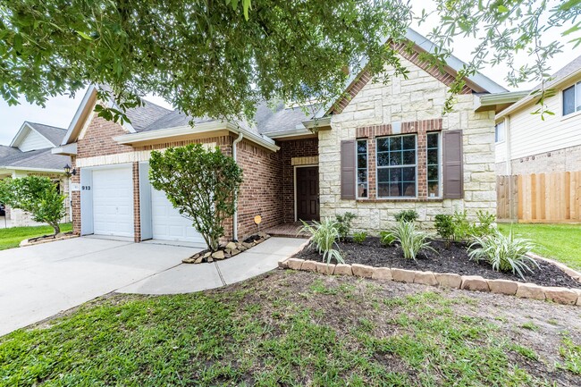 Building Photo - 913 Boxelder Pointe