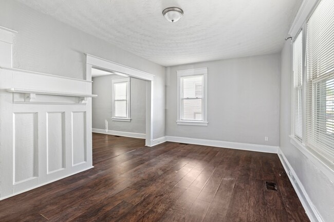 Building Photo - 740 29th St
