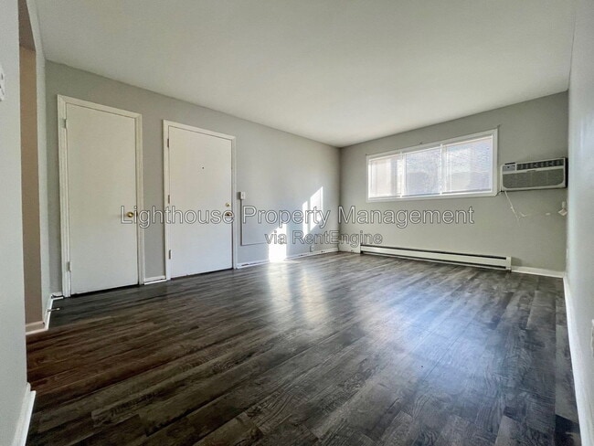 Building Photo - 3215 Marshall Ave SE
