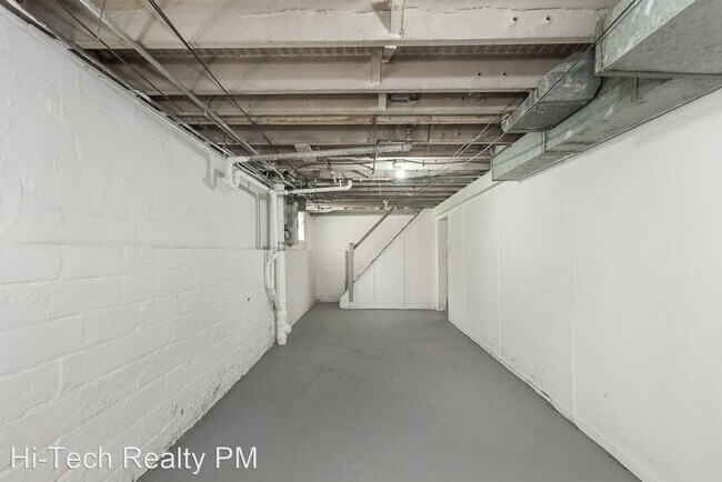 Building Photo - 3 br, 1 bath House - 17204 MAPLEBORO AVE