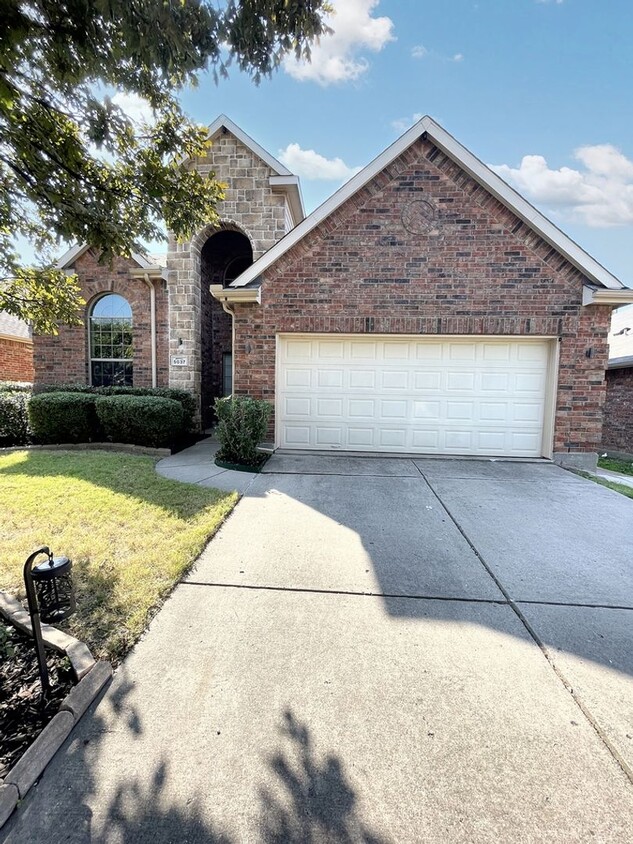 Foto principal - Charming 4-Bedroom Home in McKinney’s Heat...