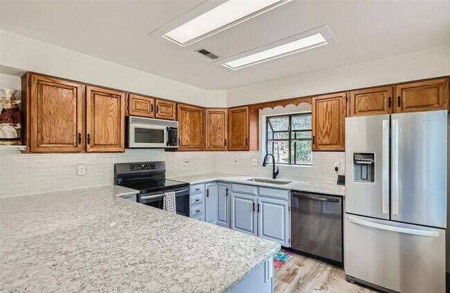 Building Photo - 8858 Black Mountain Dr
