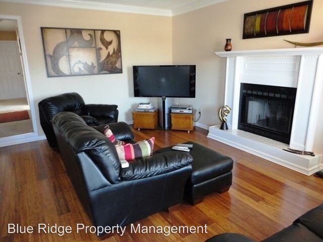 Foto del edificio - 3 br, 2 bath House - 200 Bell Flower Ct.