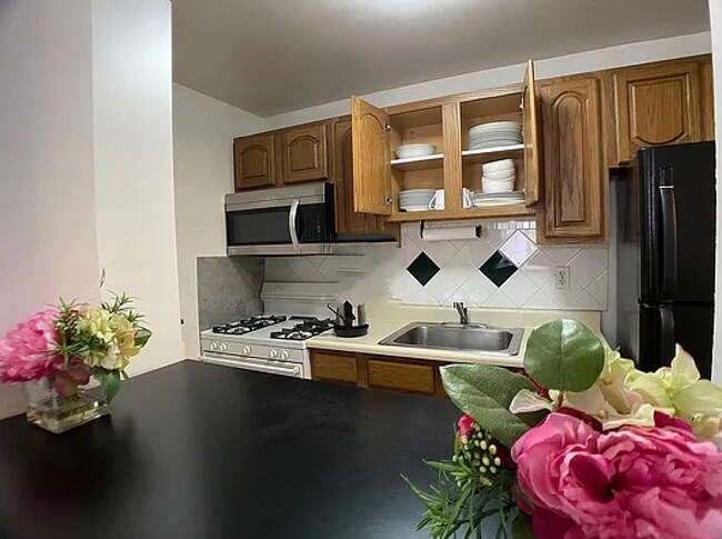 Foto del edificio - 240 E 112th St
