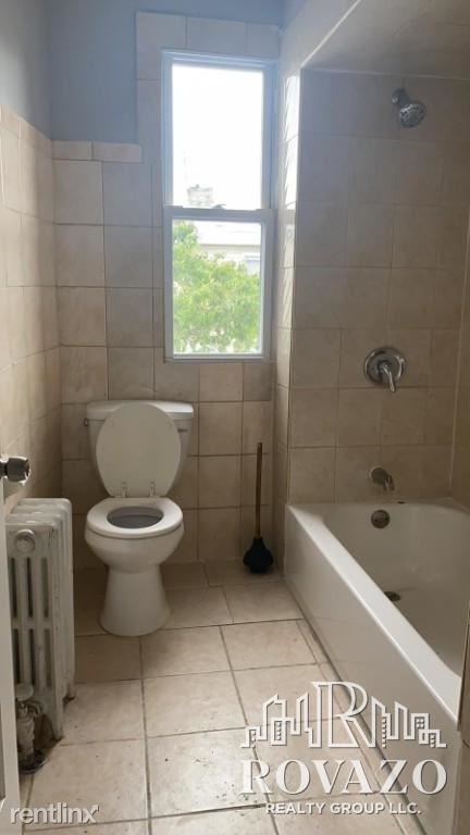 Building Photo - 4 br, 1 bath  - 153 Brunswick St