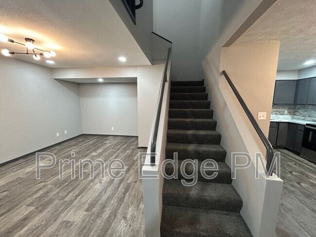 Building Photo - 1841 Ridgehaven Ct