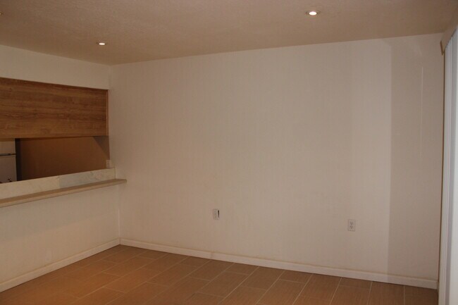 Foto del edificio - 2/1 Condo with screened porch and communit...