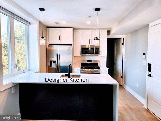 Foto del edificio - 1915 H St NE