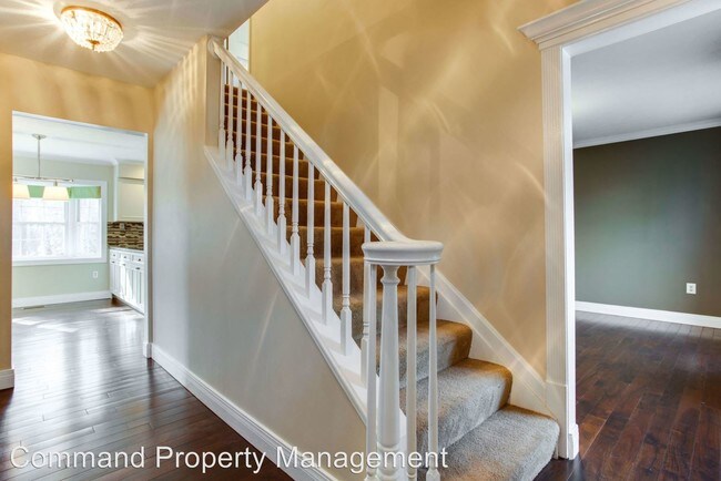 Building Photo - 5 br, 3.5 bath House - 10729 Acorn Knoll
