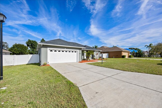 Building Photo - Beautifully remodeled home is situated in ...