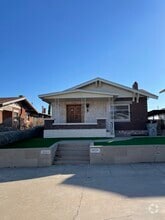 Building Photo - 3804 Cambridge Ave
