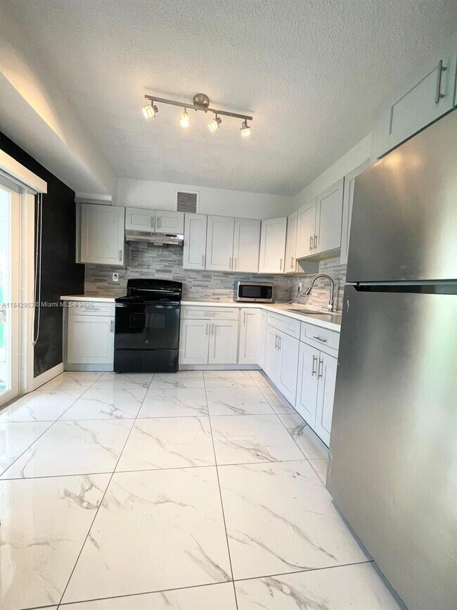 Foto del edificio - 4257 NW 3rd St