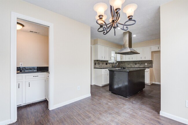 Foto del edificio - 3518 Covey Trail Dr