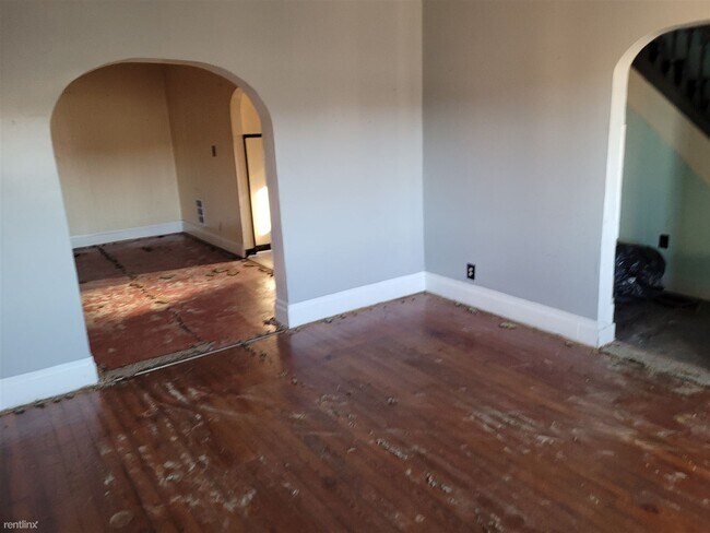 Foto del edificio - 4 br, 1 bath House - 1211 4th Avenue