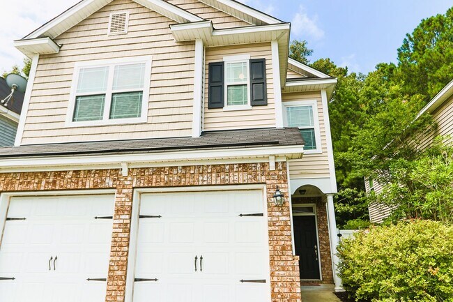 Foto del edificio - Coming Available!