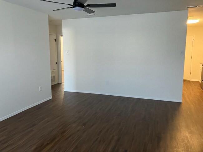 Building Photo - 119 Circle Ct