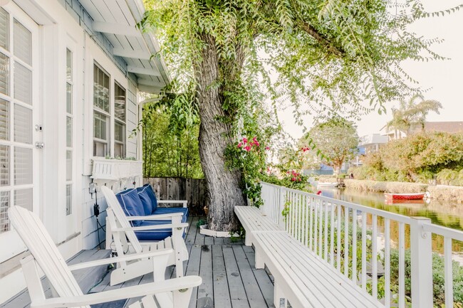 Your Private Deck along the Canal - 2323 Grand Canal