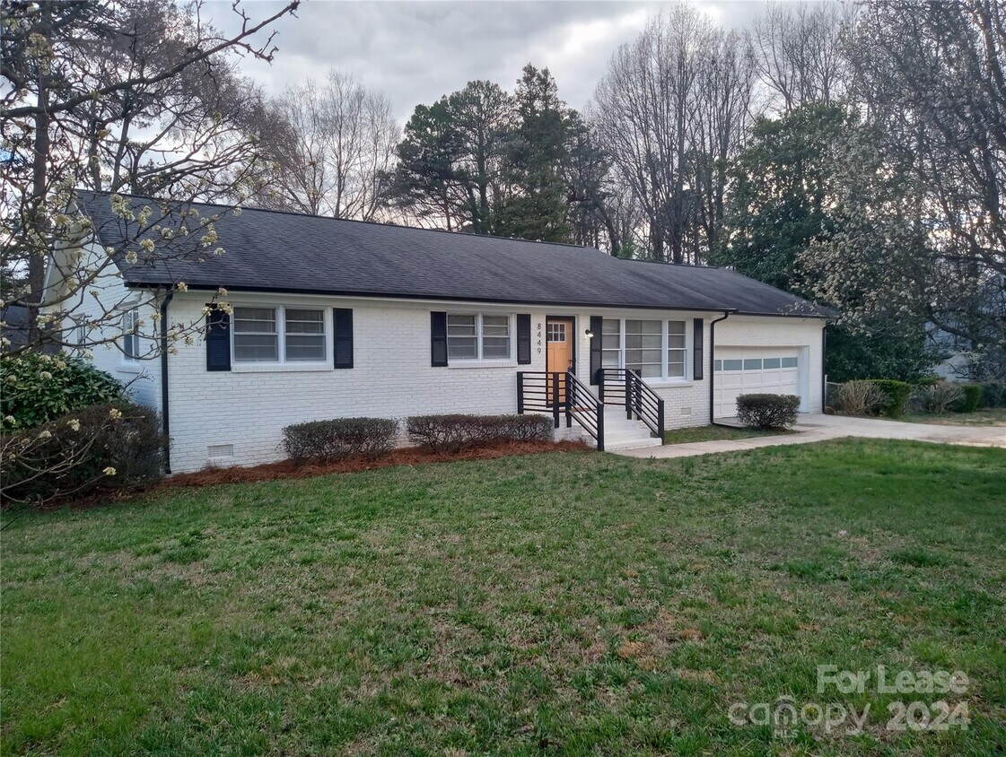 Primary Photo - 8449 Reames Rd